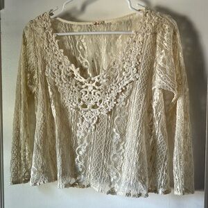 Hollister lace top 3/4 length sleeves